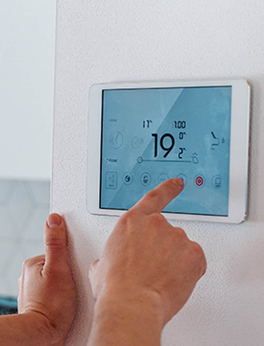 Autonomous buildings sensing energy savings with Honeywell Image